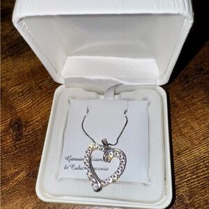 New Elegant Sterling Silver and Heart Pendant Necklace with diamond accents